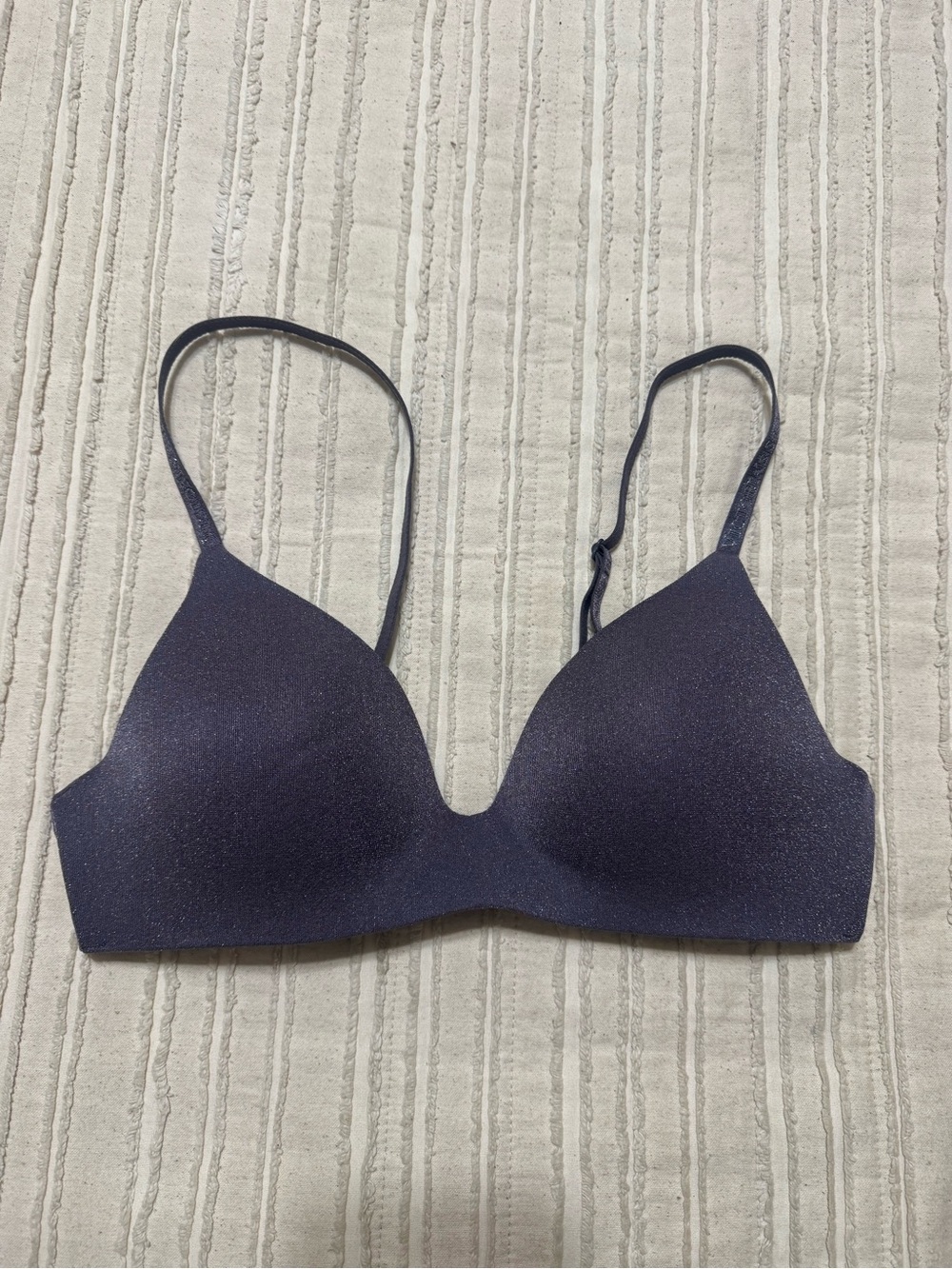Victorias Secret T-shirt Purple Shimmer Lightly Lined Wireless Bra